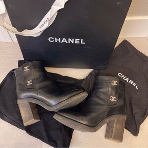 Chanel 15B Black cc interlocking Ankle Boots 38.5